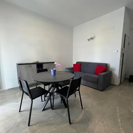 Casa Violetta, Nuova Darsena Apartment *